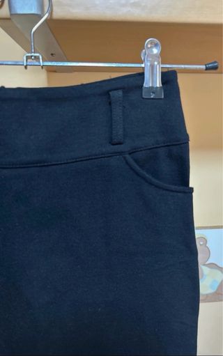 Falda midi negra