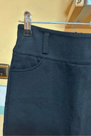 Falda midi negra
