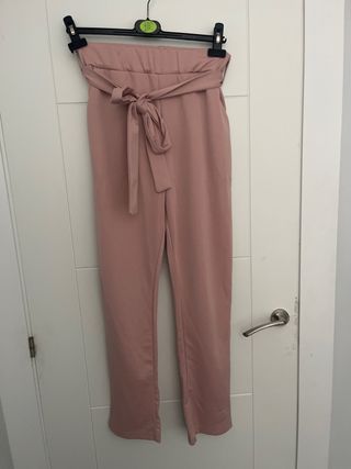 Conjunto Shein - blusa floral rosa y pantalón