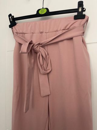 Conjunto Shein - blusa floral rosa y pantalón