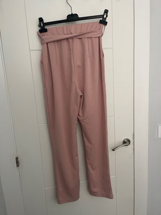 Conjunto Shein - blusa floral rosa y pantalón