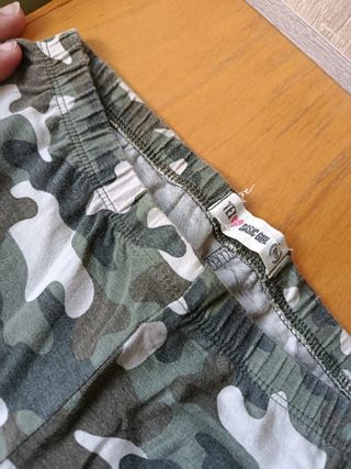 Mallas tres cuartos de pierna de camuflaje niña.