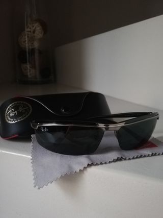 Occhiali Rayban neri e argento