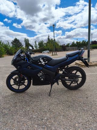 Honda CBR125R - Moto