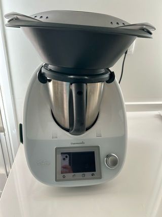 Thermomix TM5 y accesorios ¡Como nuevo!