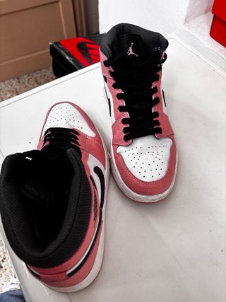 Nike Air Jordan 1 Mid - Rosa