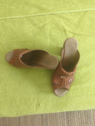 Zuecos Gaimo Marrón - Tacón