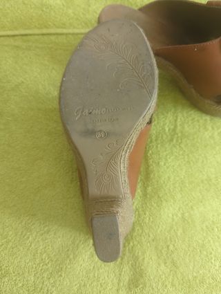 Zuecos Gaimo Marrón - Tacón