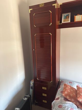 Dormitorio juvenil - cama nido, armario, estanterí