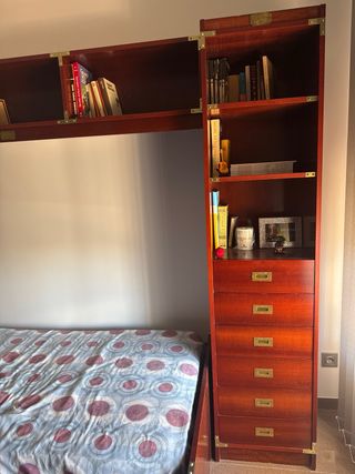 Dormitorio juvenil - cama nido, armario, estanterí