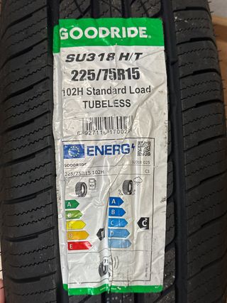Neumático Goodride SU318 225/75R15