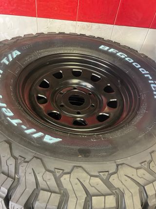 Llantas Toyota Montero Terrano