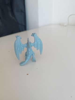 Figura Dragón Alado Yu-Gi-Oh!
