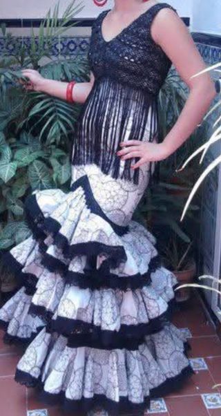 Traje Flamenca Blanco y Negro