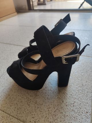 Zapatos tacón negros