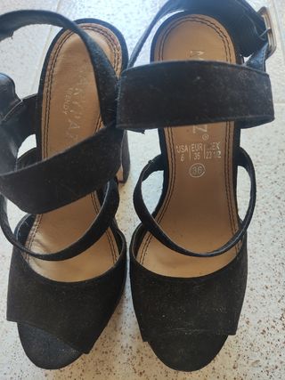 Zapatos tacón negros