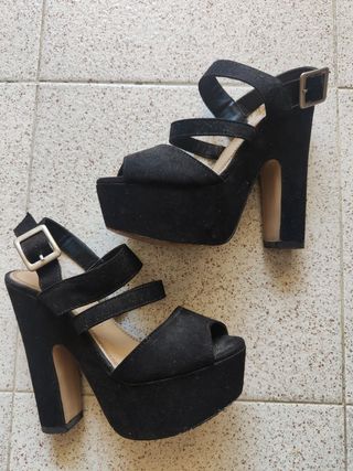 Zapatos tacón negros
