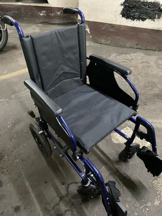 Vendo silla ruedas en perfecto estado. 