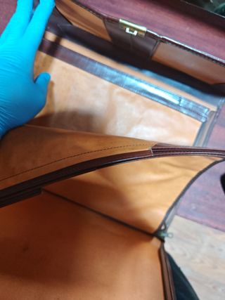 Cartera de cuero marrón