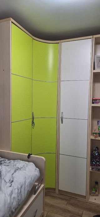 Guardaroba per bambini ad angolo - Verde e Bianco