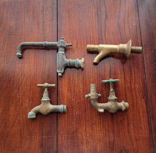 Grifos antiguos de latón