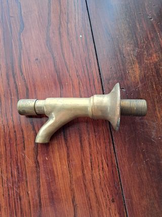 Grifos antiguos de latón