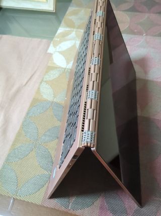 Portátil Lenovo Yoga 920 dorado