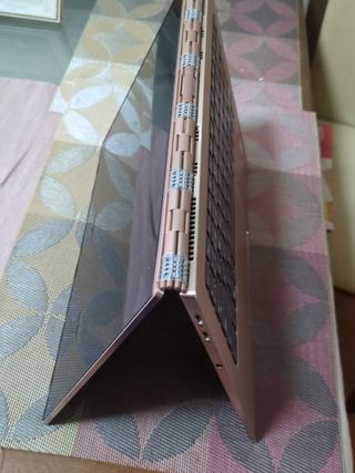 Portátil Lenovo Yoga 920 dorado