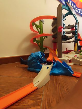 Mega Garage Hot Wheels