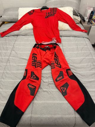 Equipación Leatt Enduro roja edicion limitada