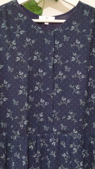 Vestido azul estampado floral