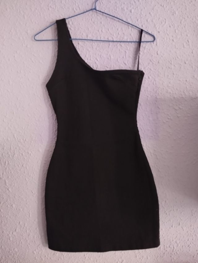 Vestido negro asimétrico