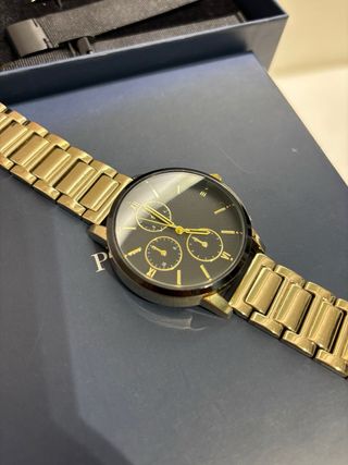 Reloj Pier One dorado 
