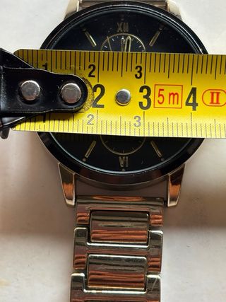 Reloj Pier One dorado 