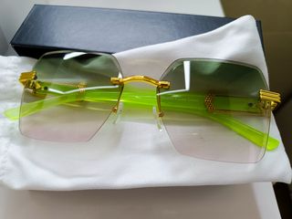 Gafas sol cuadradas-doradas y verdes