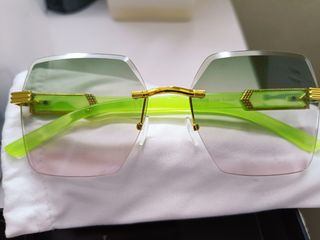 Gafas sol cuadradas-doradas y verdes