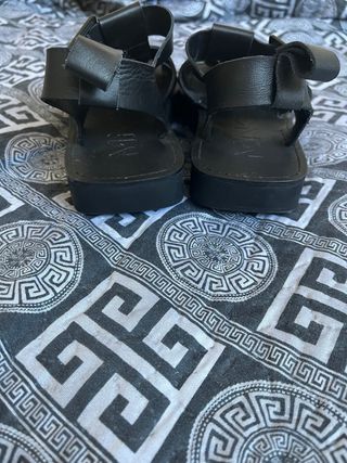Sandalias romanas negras