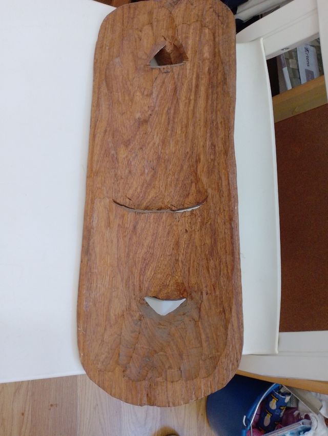 Máscara tribal madera tallada (hueso)(46*18)