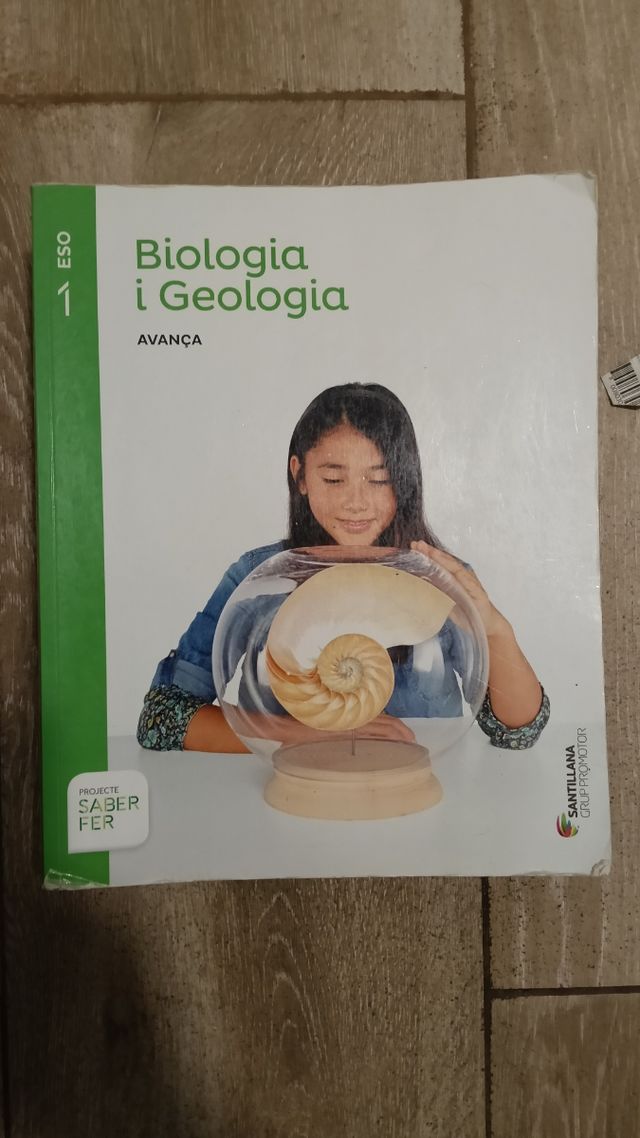 Los códigos de los libros están en la descripción.