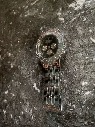 Reloj muy elegante 