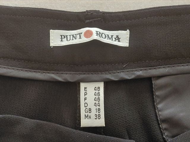Pantalón negro Punt Roma