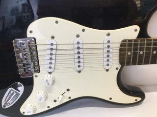 E449863-0 Guitarra Electrica Squier Start