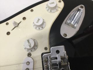 E449863-0 Guitarra Electrica Squier Start