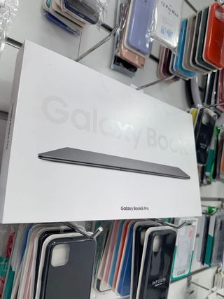 SAMSUNG GALAXY BOOK5 PRO NUEVA SIN ABRIR