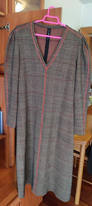 Vestido midi otoño-invierno nuevo.