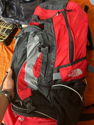 Mochila para escalada The North Face roja
