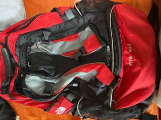 Mochila para escalada The North Face roja