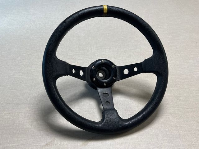 Volante Esportivo Competição  Preto c/ Amarelo