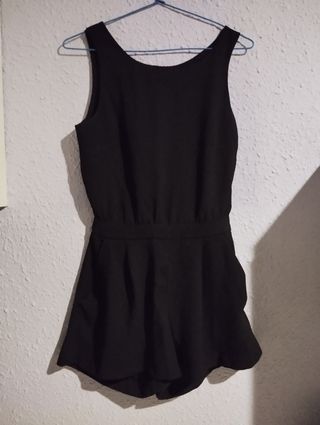 Mono negro elegante
