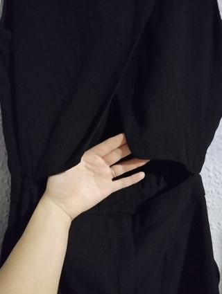 Mono negro elegante
